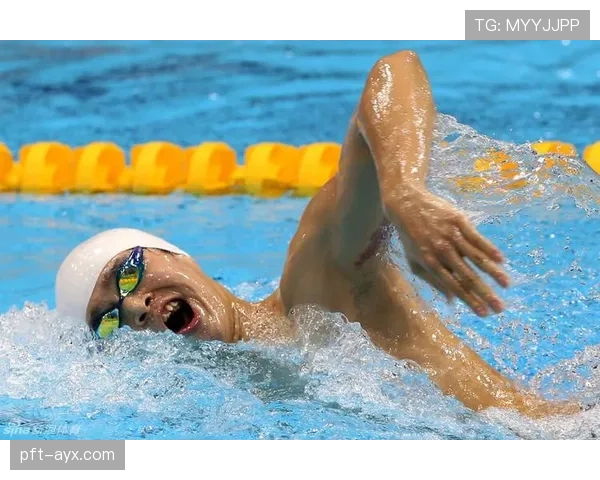 佩内洛普·海恩斯创新波浪式蛙泳技术引领国际泳坛新风潮