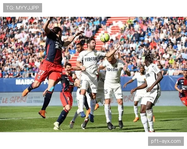 足球巨星技术盘创新突破，状态回暖强势助球队迎战新赛季