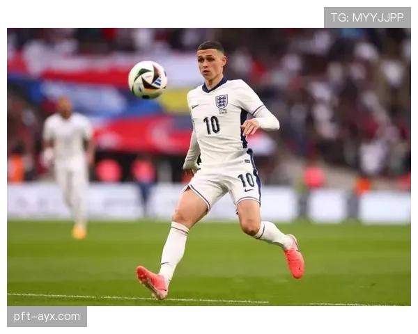 福登在更衣室融入顺利，与队友关系融洽表现稳健